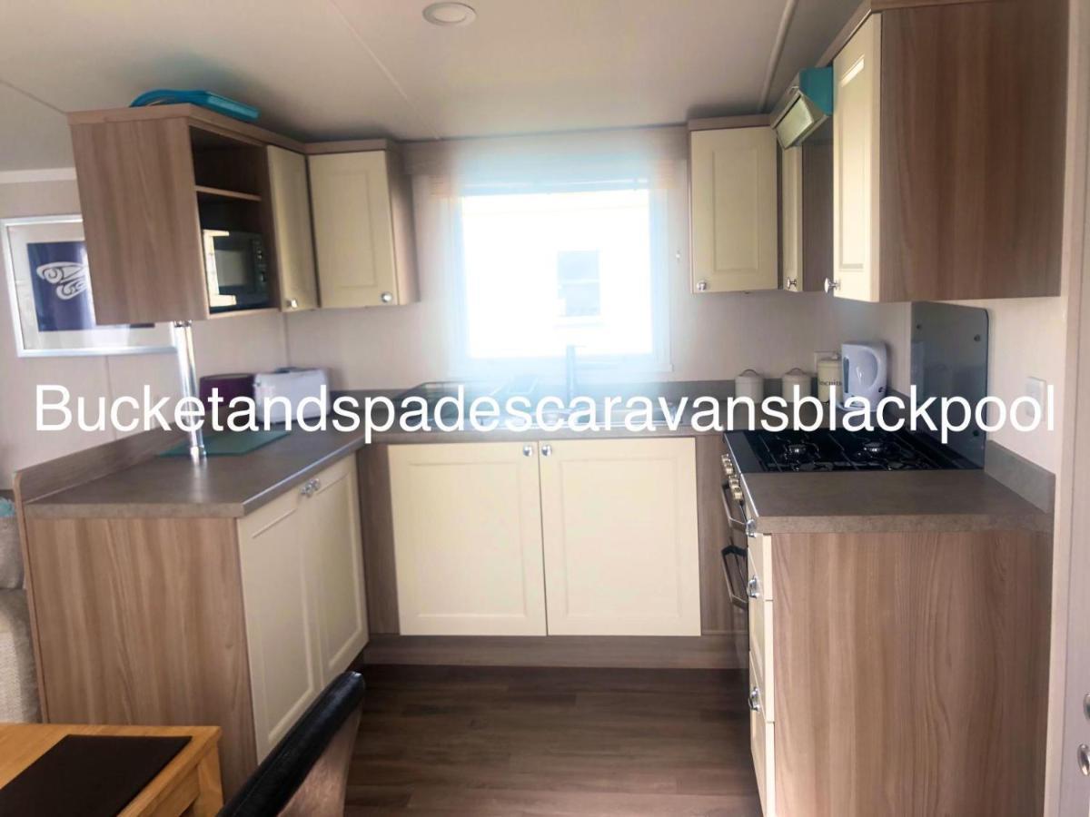 Blackpool Caravans Marton Mere Екстер'єр фото